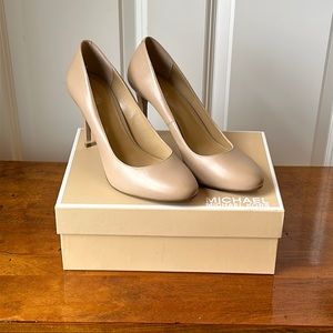 Michael Kors Tan Presley Pumps